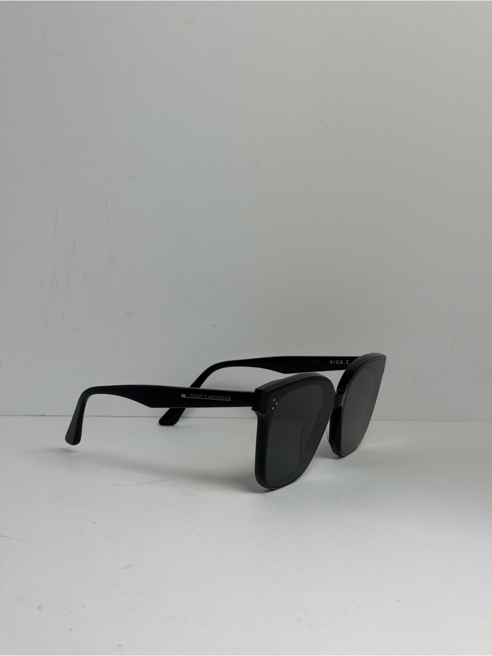 Gentle Monster Rick. S 01 Black Square Sunglasses 61-16-147 Discontinued